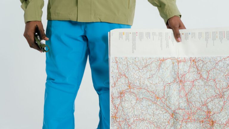 Comment lire une carte et une boussole ? le guide de l’orientation